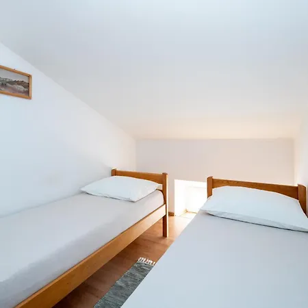 Appartement With Parking Space Lopar, Rab - 23736