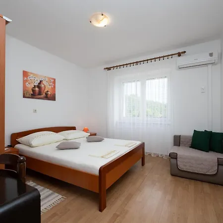 Appartement With Parking Space Lopar, Rab - 23736 *