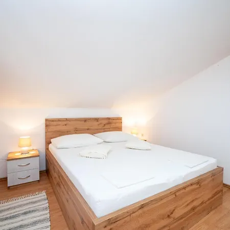 With Parking Space Lopar, Rab - 23736 Appartement