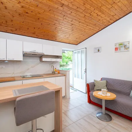 With Parking Space Lopar, Rab - 23736 شقة لوبار