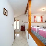 Apartamento With Parking Space Lopar, Rab - 23736 *