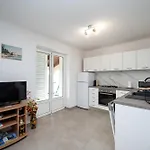 Apartamento With Parking Space Lopar, Rab - 23736
