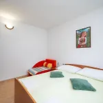 Apartamento With Parking Space Lopar, Rab - 23736