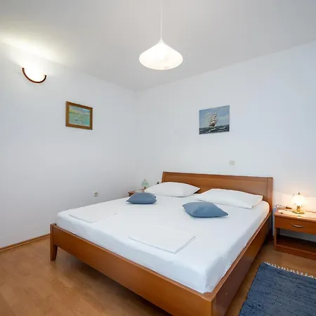 Apartment With Parking Space Lopar, Rab - 23736 *