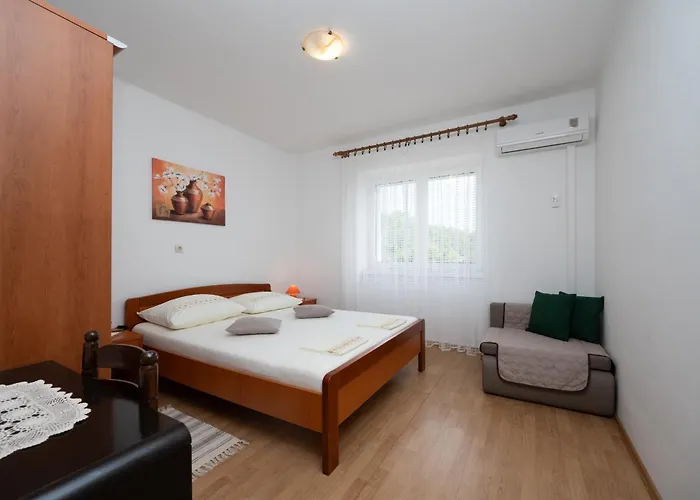 Apartamento With Parking Space Lopar, Rab - 23736 *